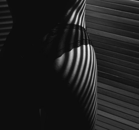 _naissance naked model pictures