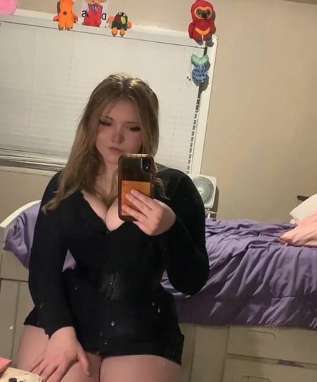 yours___truly___sav1 adult actress pic