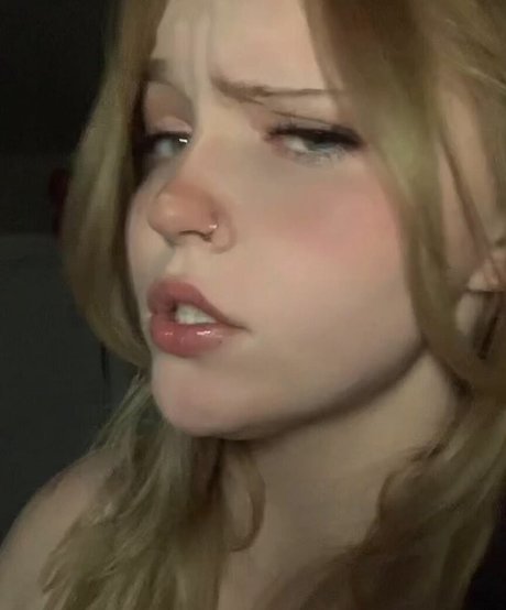 yours___truly___sav1 pornstar nice pictures