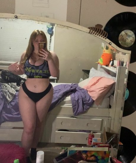 yours___truly___sav1 erotic star picture