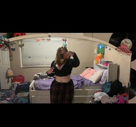 yours___truly___sav1 star naked pics