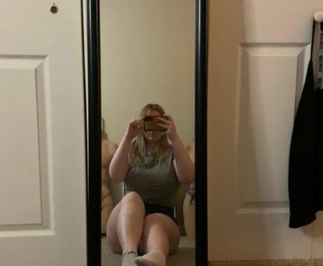 yours___truly___sav1 star xxx image