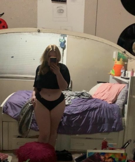 yours___truly___sav1 star sex picture