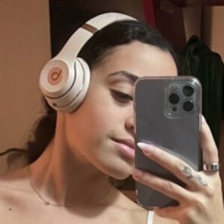 L patron24 model high quality picture