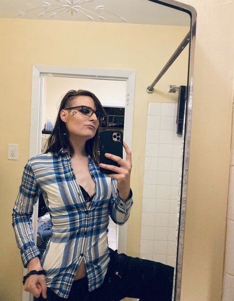 Ava Shade model adult photo