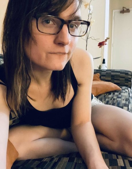 Ava Shade top model images