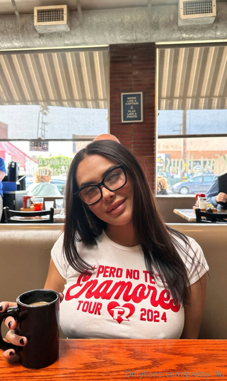 petite girls onlyfans adult pics