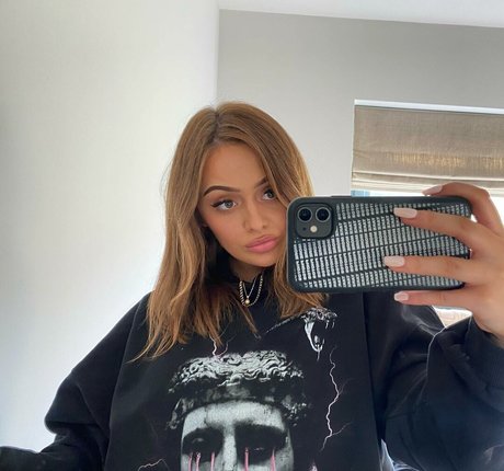 thick redhead onlyfans xxx image