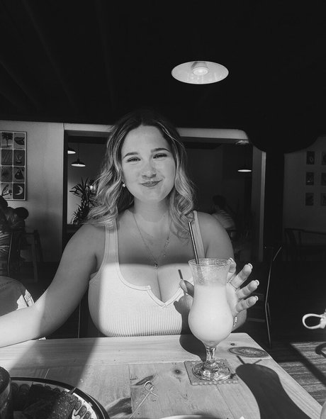 Paige F pornographic actress galleries