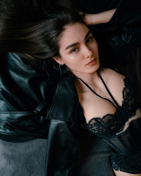 Diana Elias porn model galleries