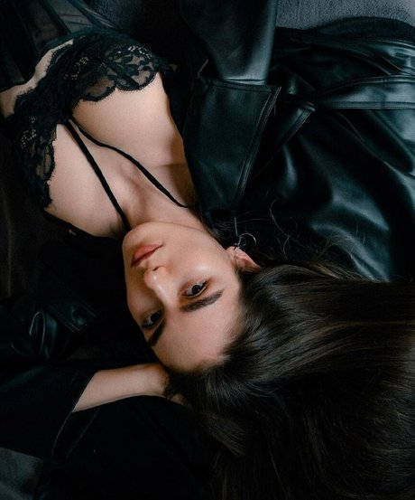 Diana Elias model art photo