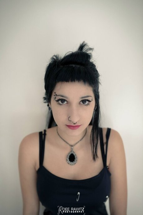 Chen model adult picture