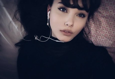 Pixievalkyrie nudes model pics