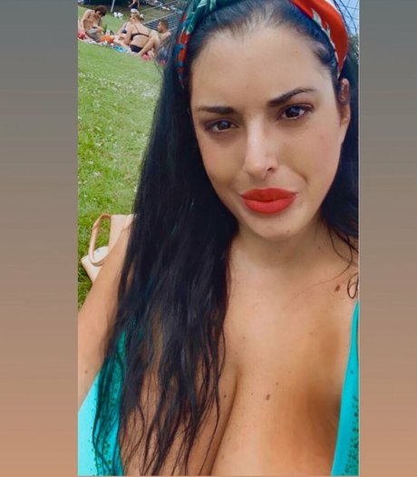 Valeria Vela model art gallery