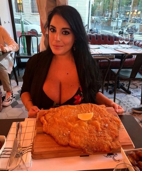 Valeria Vela model adult pictures