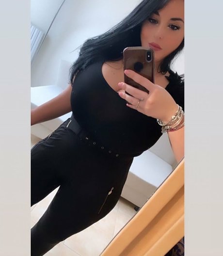 Valeria Vela best model image