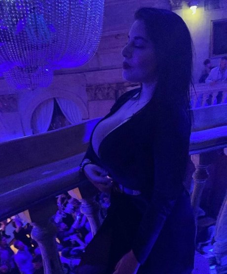 Valeria Vela star images