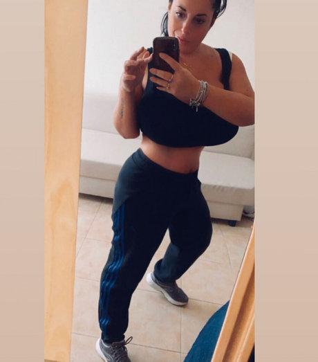 Valeria Vela model art pic