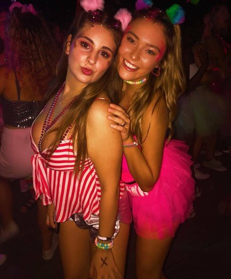 shemale fucks girl onlyfans pornographic gallery