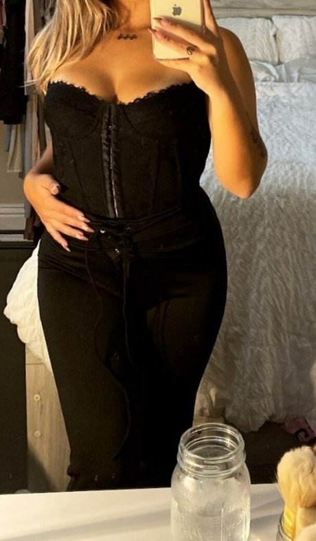 Shortnsweeeeet hd pornstar galleries