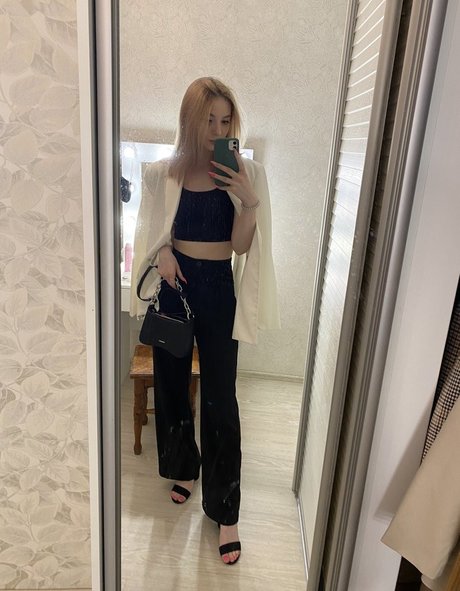 pregnant teen onlyfans sexy naked image