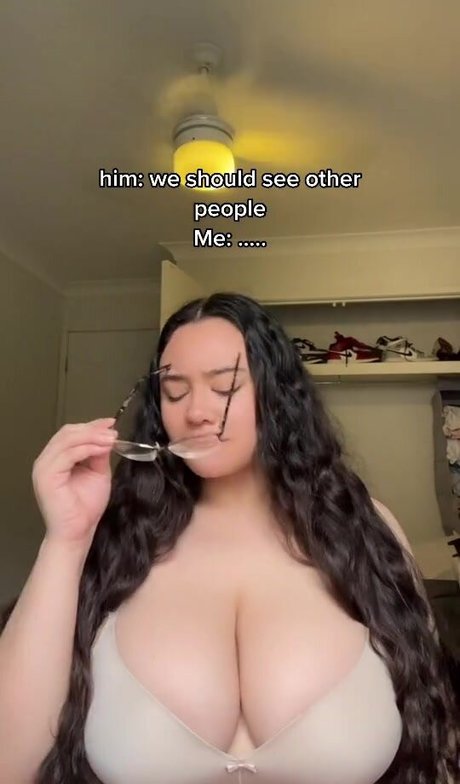 Carragh Mahuika star top archive