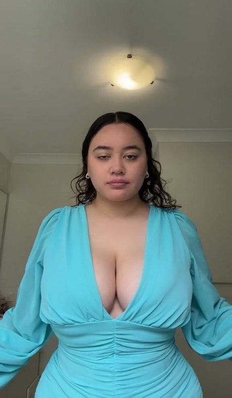 Carragh Mahuika naked actress img