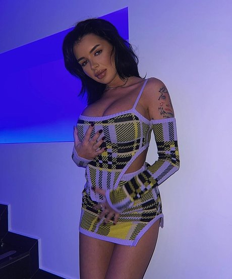 ralucaerr star top picture