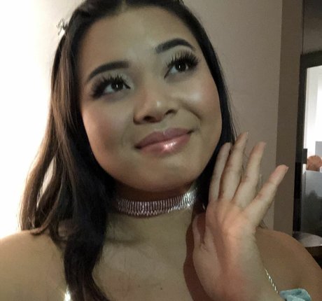 Kattjia exclusive model photo