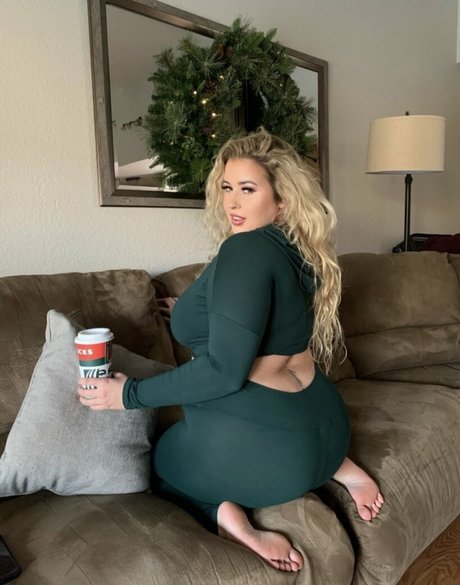 Lauren Sangster pornstar exclusive pictures