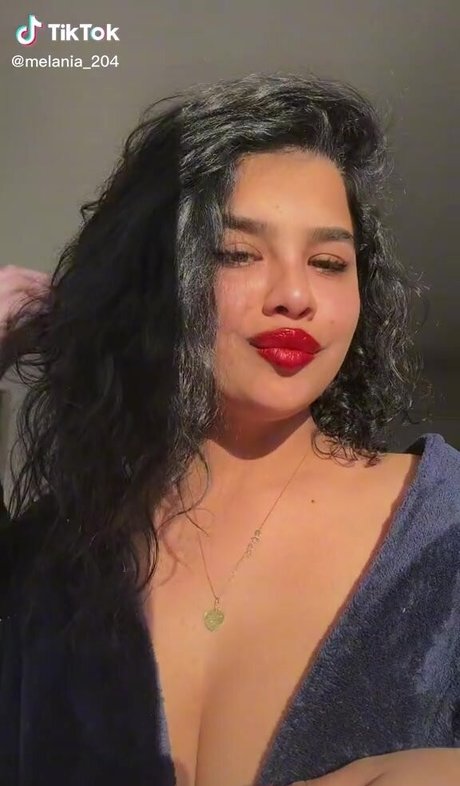 Melannia porn model photo