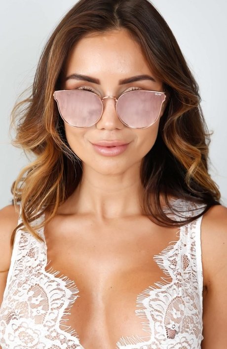 Pia Muehlenbeck nude pornstar photo