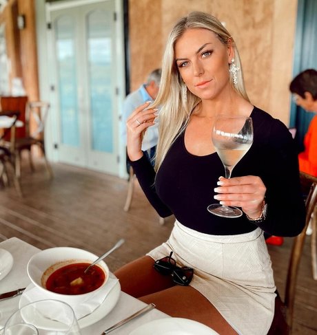 Annaliese Gann hd pornstar pics