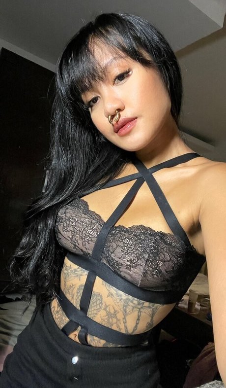 gutslaughter art model gallery