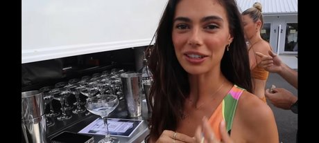 Ashton Wood pornstar naked pictures