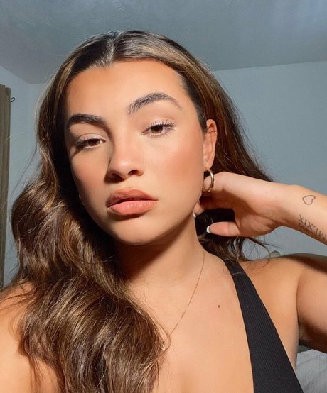 muscular women onlyfans free nude picture