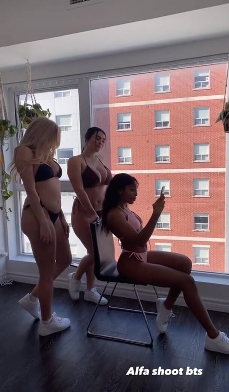 Kylie Manue model exclusive image