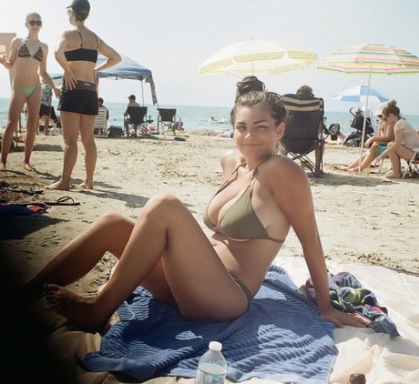 Kylie Manue nice pornstar pictures