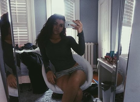 Kylie Manue sex actress pics