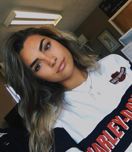 Kylie Manue best star image