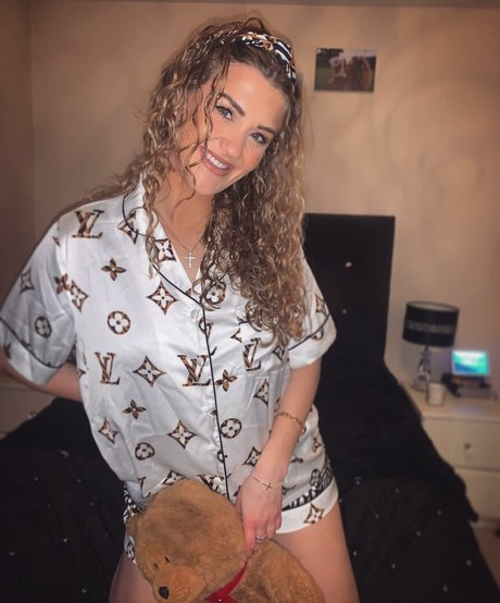 Claudia Valler erotic model photo