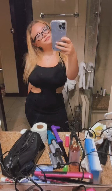 Harley Stein nude model picture