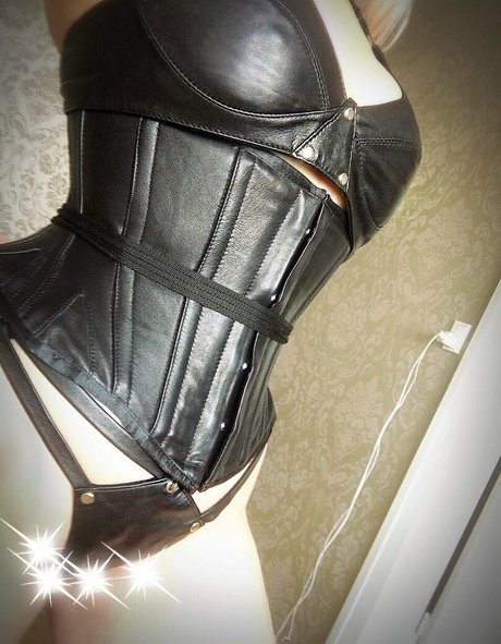 SophiaLarou pornstar sexy pics