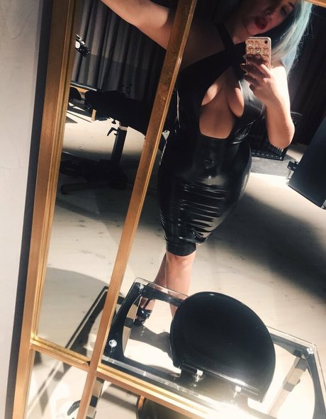 SophiaLarou nude actress photos