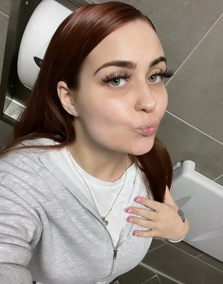 Peach Bae star high quality pictures