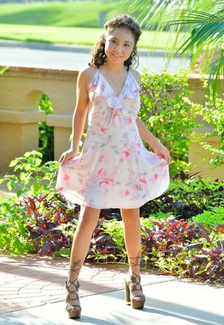 shemale outdoor onlyfans hot naked pic