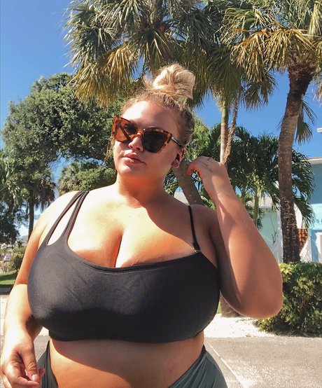 mommy onlyfans pretty image