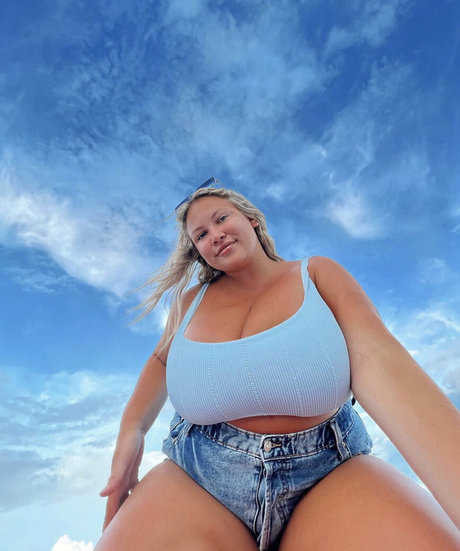 threesome asian onlyfans best photos