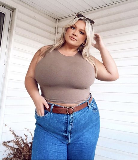 beautiful ebony onlyfans naked picture