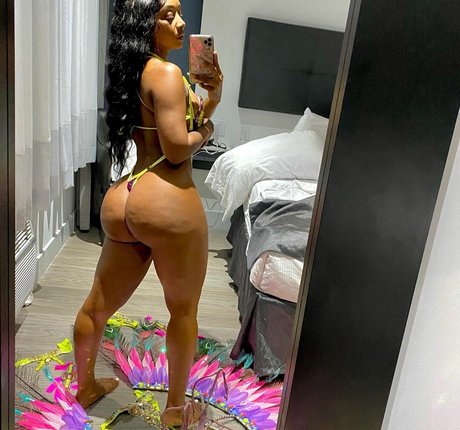 cathiimedialuna sexy pornstar image